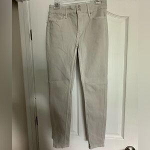 WHBM NWOT “The Skinny Ankle” Women's Beige Jeans! Never worn.